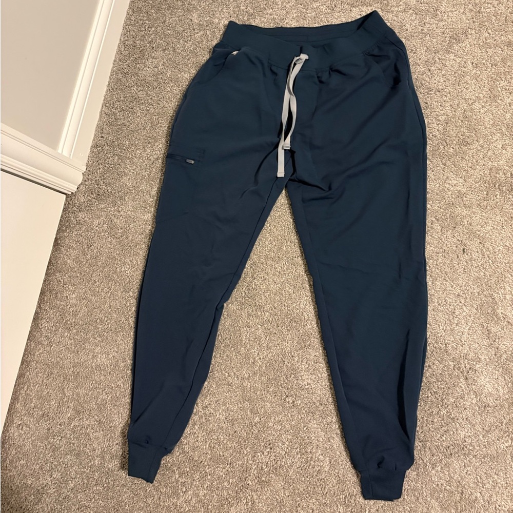 Figs jogger scrubs